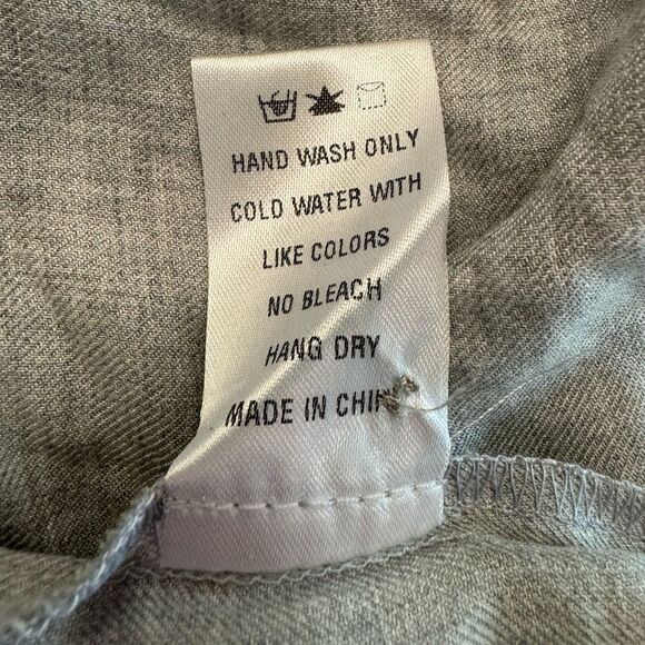 Dress forum button up blouse. Size small. - Picture 6 of 6